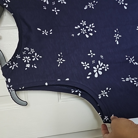 Blue Tank - Picture 15 of 16